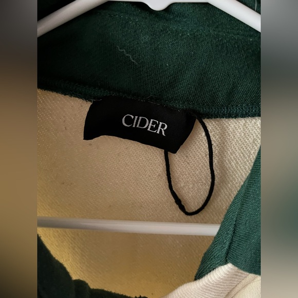 Top - Picture 2 of 2